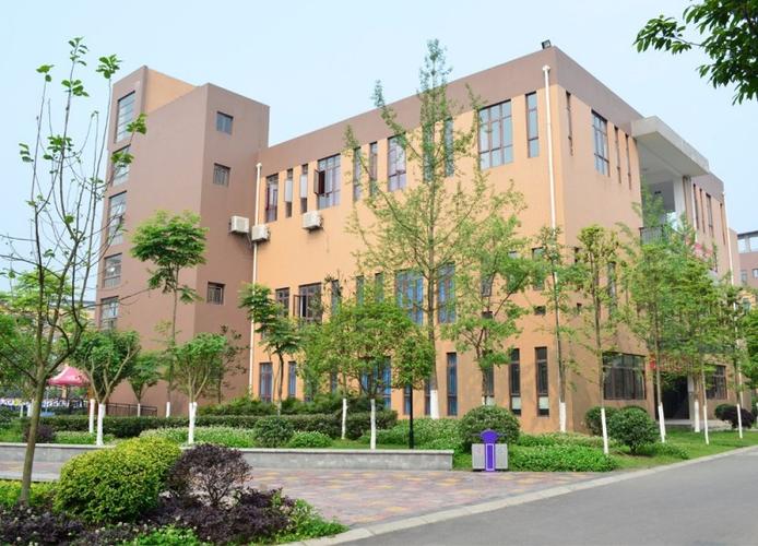 成都市郫县高级技工学校?成都郫县有几所技工公办学校?-第4张图片-职教招生网 成都市郫县高级技工学校?成都郫县有几所技工公办学校?-第4张图片-职教招生网