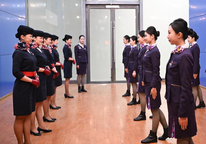高铁乘务哪个专业好?高铁乘务员专业哪个学校好?-第5张图片-职教招生网 高铁乘务哪个专业好?高铁乘务员专业哪个学校好?-第5张图片-职教招生网