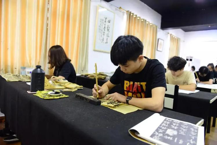 哪个艺术培训学校好?艺术类的培训学校?-第2张图片-职教招生网 哪个艺术培训学校好?艺术类的培训学校?-第2张图片-职教招生网