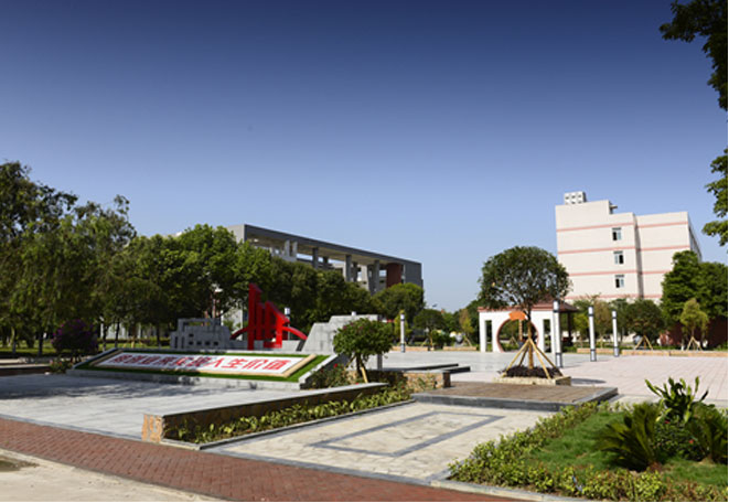 成都矿产机电技术学校怎么样，四川矿产机电技术学院怎么样？