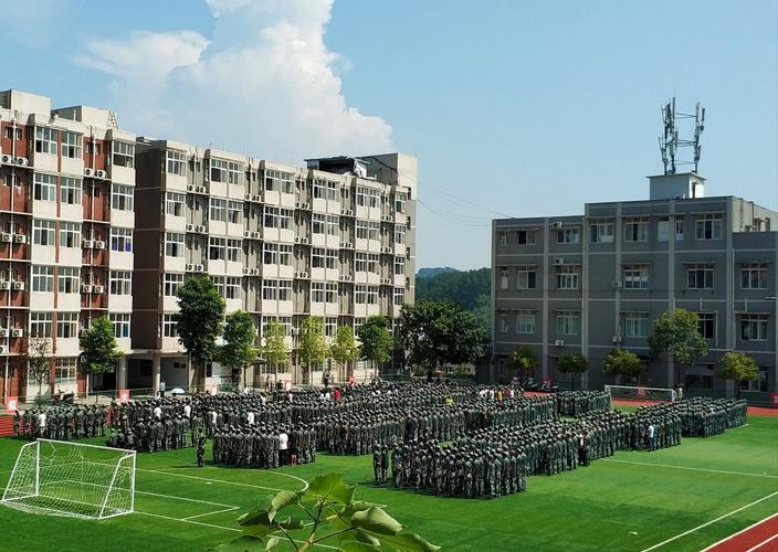 四川国防教育学校怎么样啊，四川国防学校在哪里？