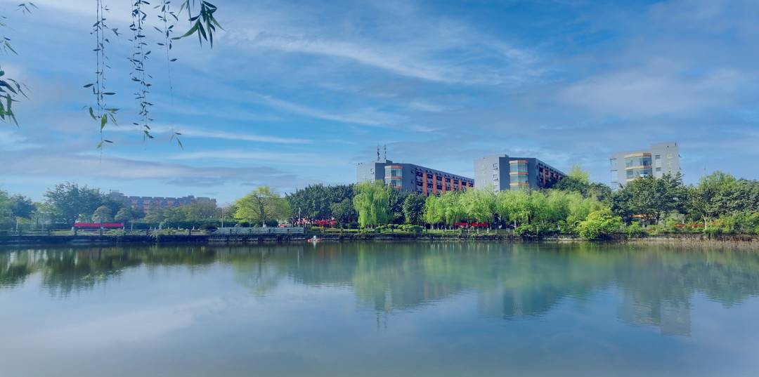 成都市现代技术学校怎么样，成都现代职业技术学校是公办还是民办