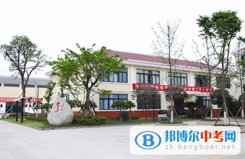 彭州职业学校有几个?彭州市职业技术学校?-第5张图片-职教招生网 彭州职业学校有几个?彭州市职业技术学校?-第5张图片-职教招生网