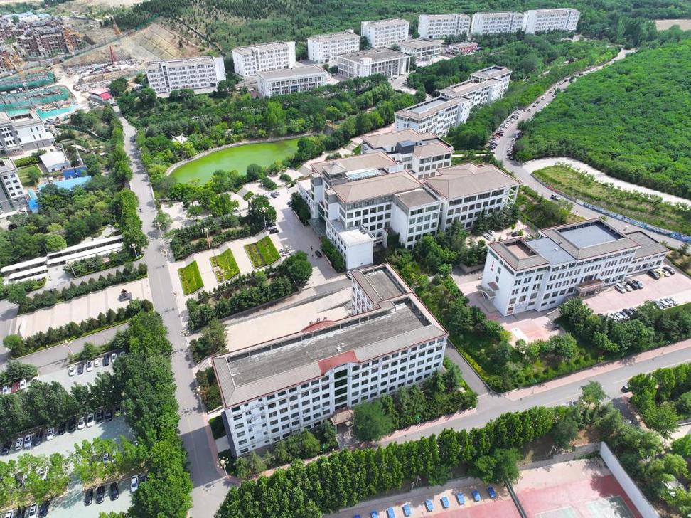 潍坊工程职业学院在山上吗,潍坊工程职业学院占地多少亩-第1张图片-职教招生网 潍坊工程职业学院在山上吗,潍坊工程职业学院占地多少亩-第1张图片-职教招生网
