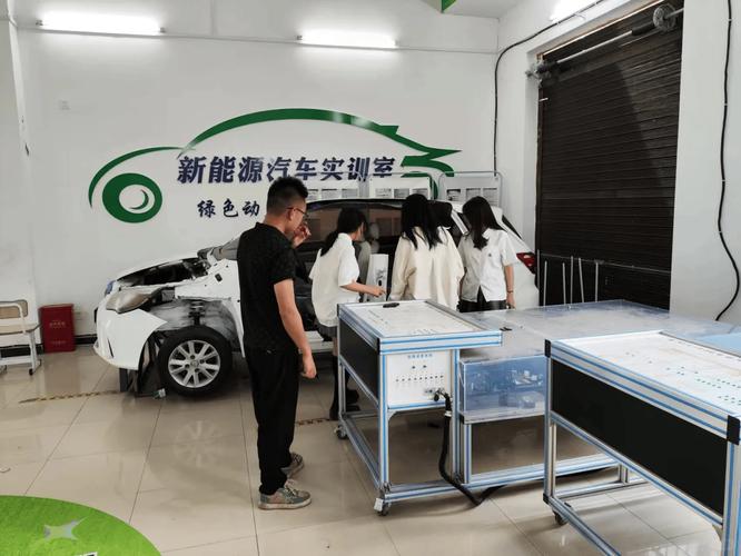 学汽车职业那个学校好?学汽车技术哪里好?-第4张图片-职教招生网 学汽车职业那个学校好?学汽车技术哪里好?-第4张图片-职教招生网
