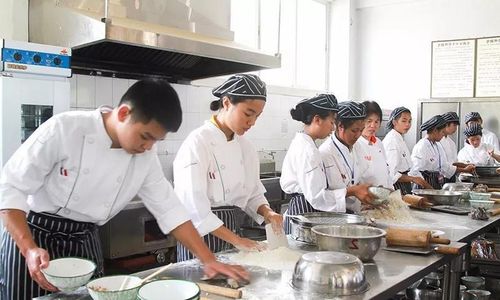 职高中餐烹饪就业方向,职业高中学烹饪?-第5张图片-职教招生网 职高中餐烹饪就业方向,职业高中学烹饪?-第5张图片-职教招生网