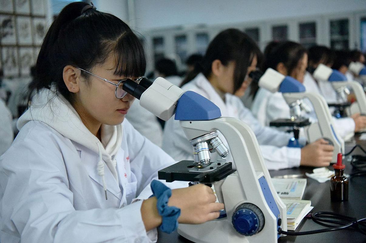 眼视光专业怎么样,眼视光专业就业前景和就业方向?-第5张图片-职教招生网 眼视光专业怎么样,眼视光专业就业前景和就业方向?-第5张图片-职教招生网