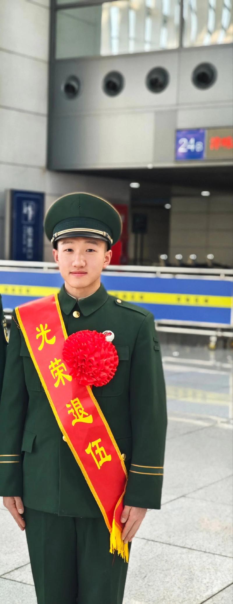 计算机平面设计当兵有什么优势，学计算机平面设计好就业吗
