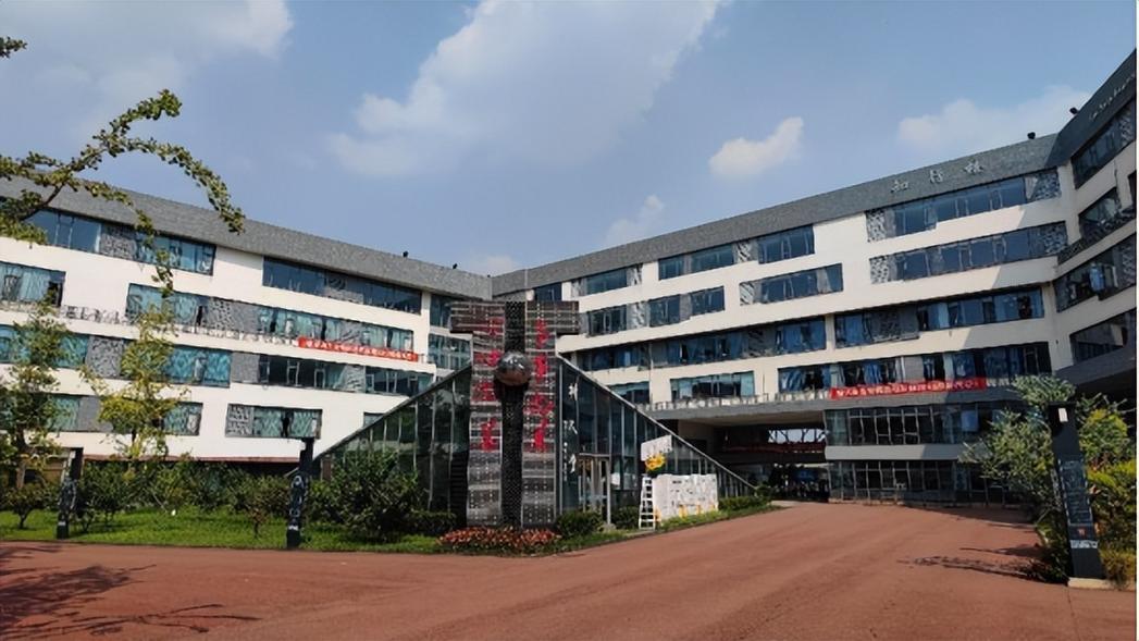 成都市青苏职业中专学校新校区,成都青苏职中的校风怎么样-第2张图片-职教招生网 成都市青苏职业中专学校新校区,成都青苏职中的校风怎么样-第2张图片-职教招生网